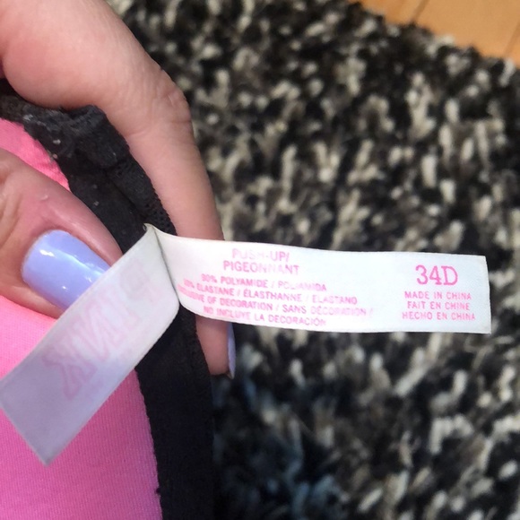 Pink brand black bra - Picture 3 of 3